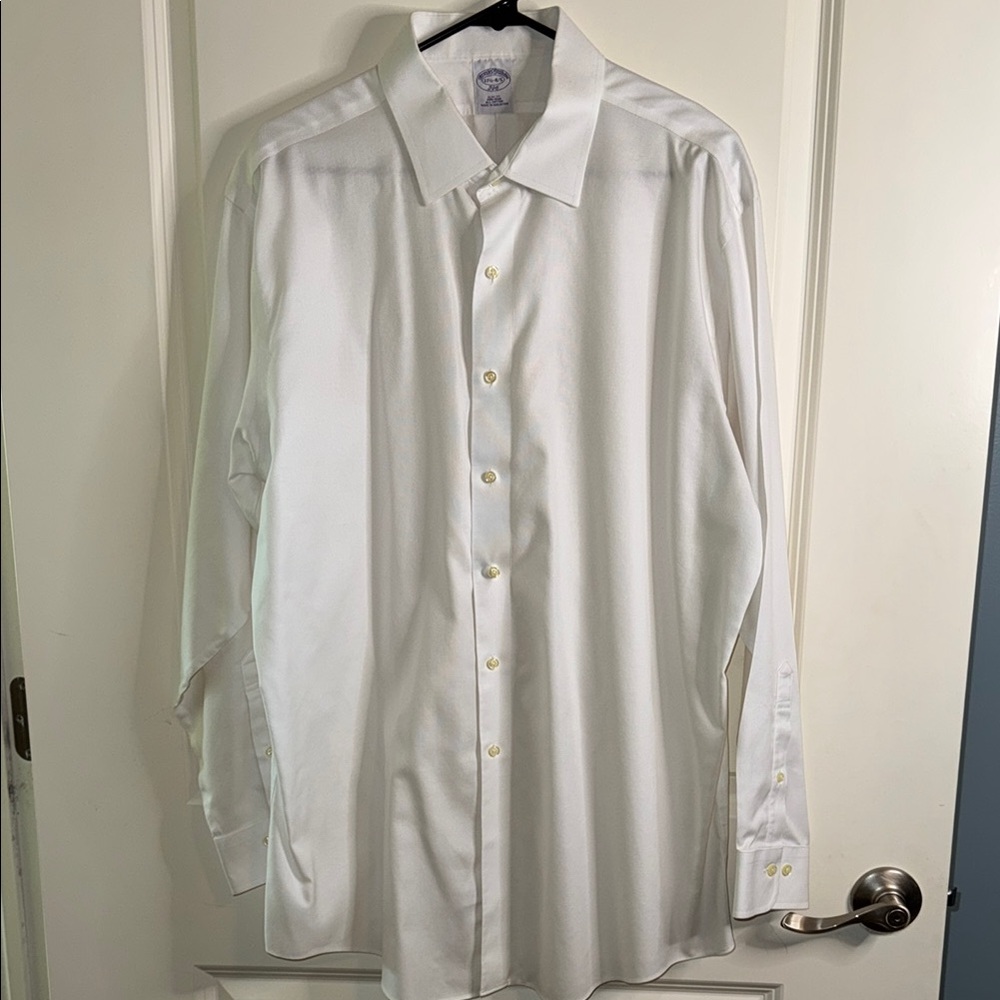 Brooks Brothers Classic White Dress Shirt